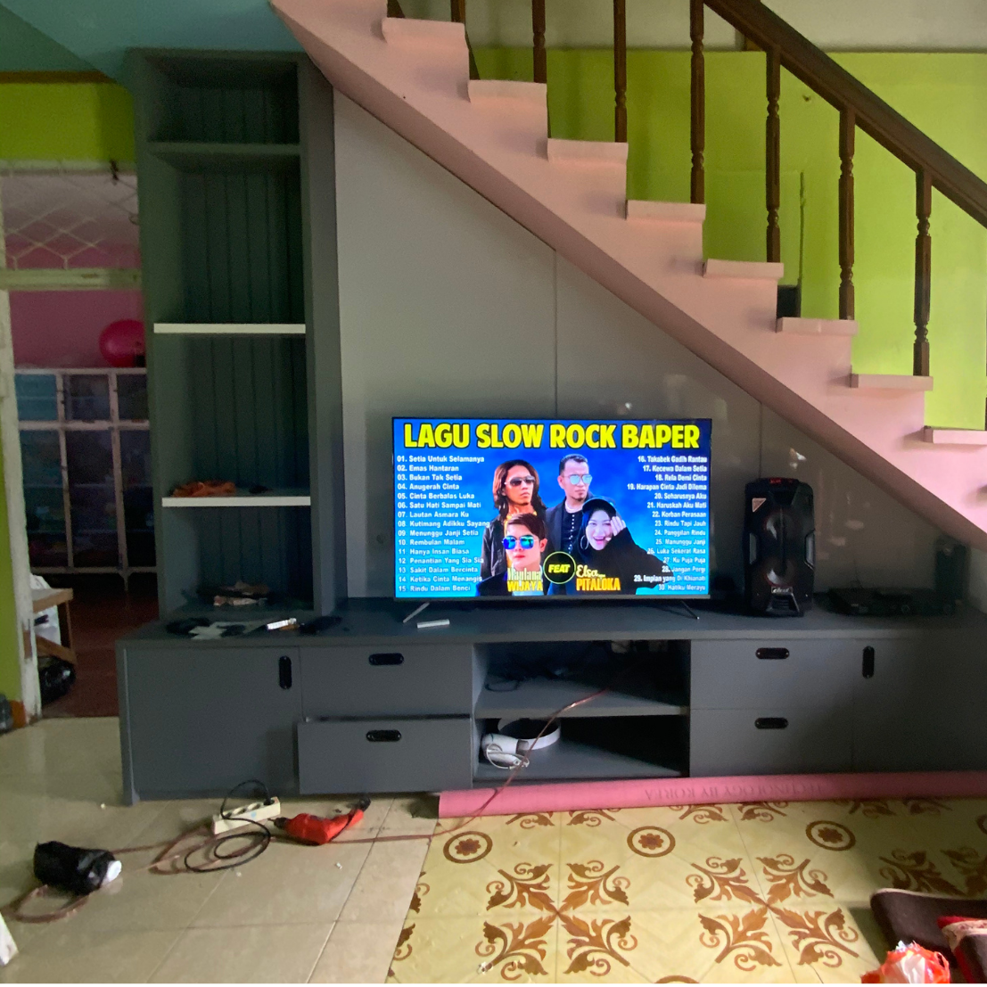 Kitchen Set and Backdrop TV